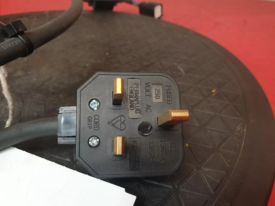 PIAGGIO VESPA ELETTRICA 2020 CHARGING CABLE - Image 4 of 4