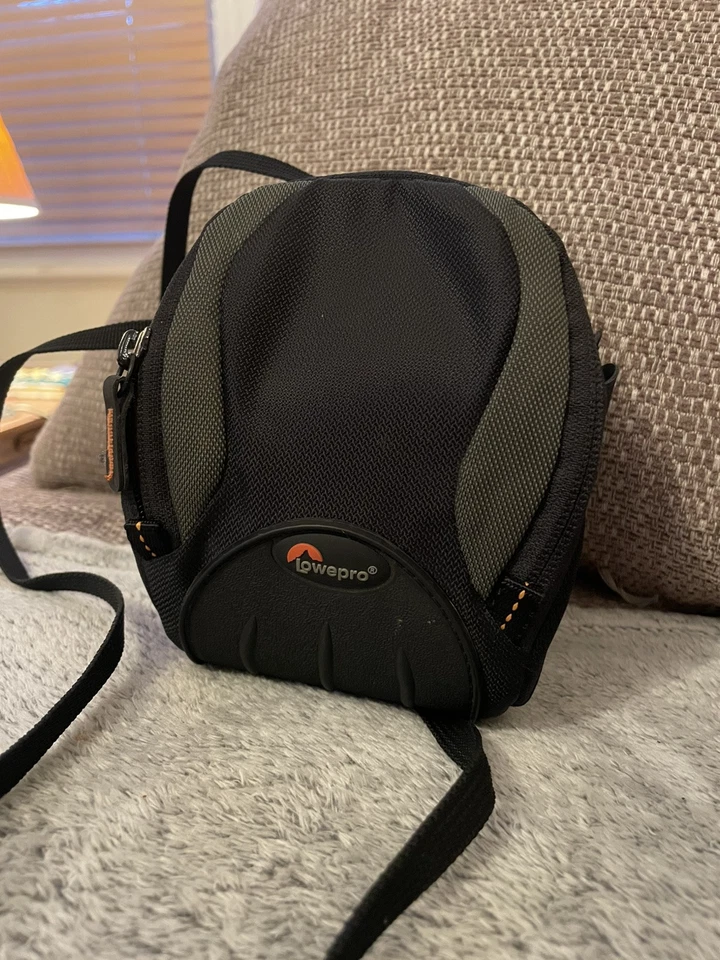 Lowepro Compact Camera Case With Built In Waterproof Cover And Strap - Image 3 of 4