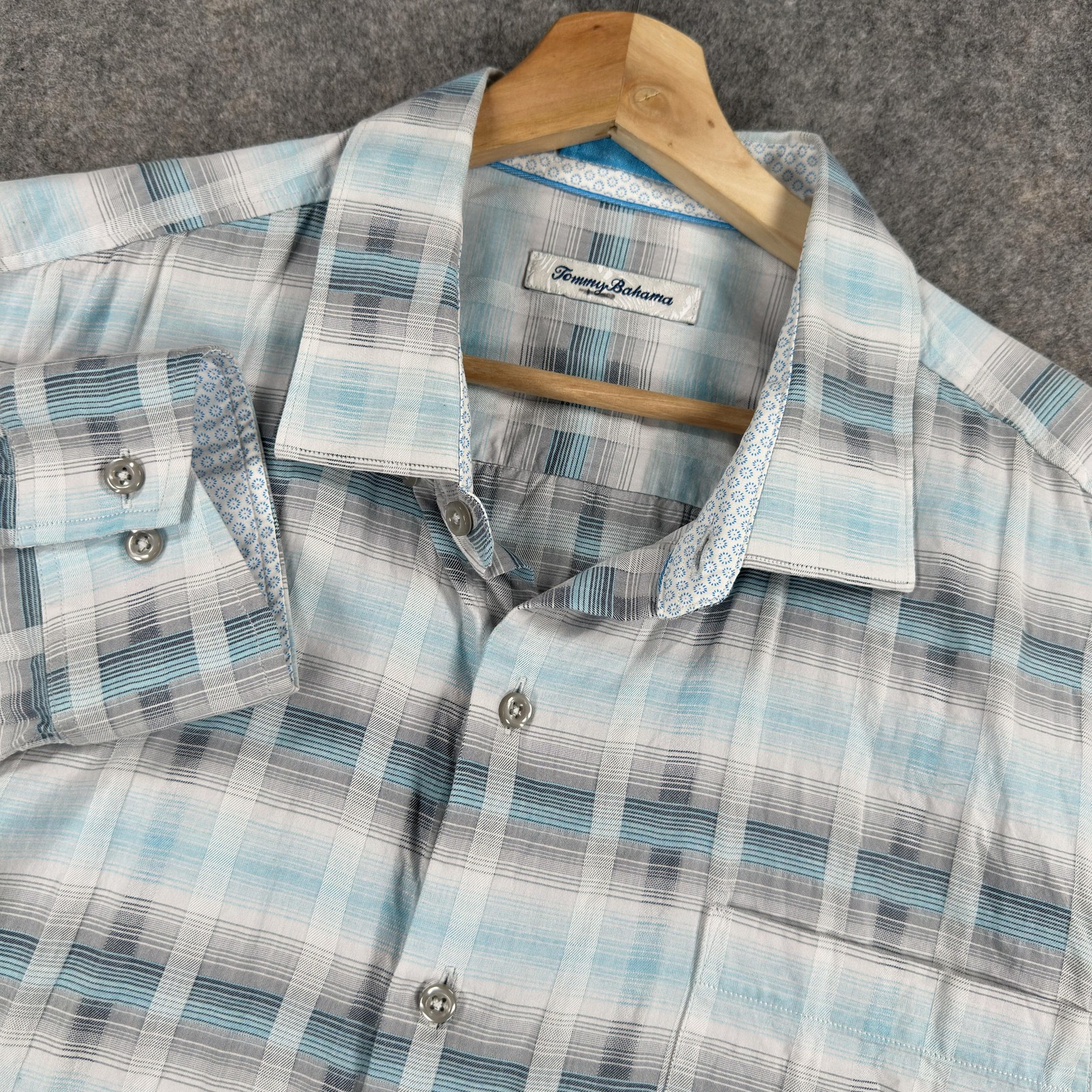 Tommy Bahama Shirt Mens XL Blue Plaid Silk Blend Long Sleeve Button Front Casual