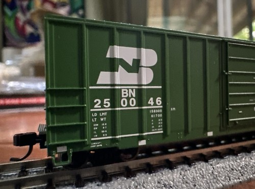 Atlas Master N Scale #50003419 FMC SD Boxcar Early Burlington Northern 250046 NY - Picture 5 of 9