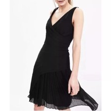 Banana Republic Size 14 Black Vee Pleated Mini Knee Length Dress Sleeveless