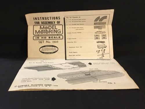 Aurora Model Motoring #1520 Striped 9” Terminal Straight Roadways 4 Pieces w Box - Picture 2 of 6