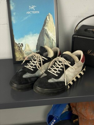 Off-White Low Vulcanized Sneaker - Men's Size 41 or 8.5 US Black