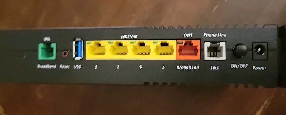 Gateway de voz Arris NVG448B xDSL VDSL2, ADSL2 Gateway con Wi-Fi 802.11ac... Foto 3 de 4