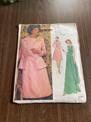 white christmas dresses Vogue American Designer 1281 - Oscar De La Renta Dresses main image 1