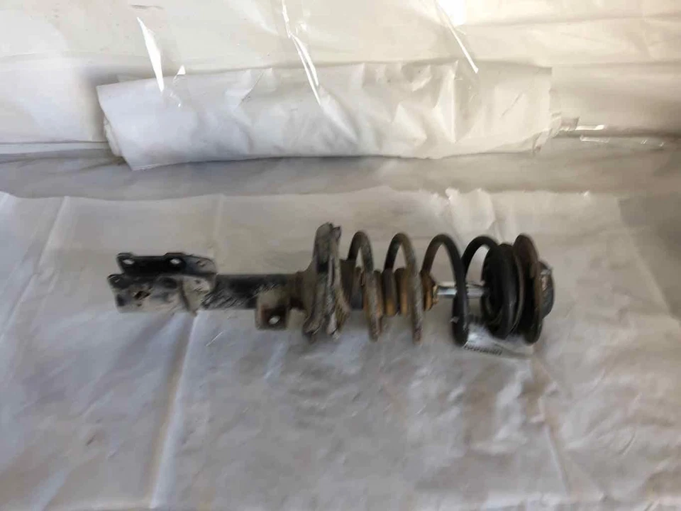 Amortiguador de puntal delantero izquierdo Chevrolet Malibu 2008-2012 3,6 L LH OEM Foto 3 de 4