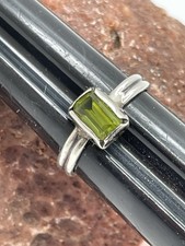 Vintage Sterling Silver Green Emerald Cut Stone or Glass RING Size 5.75