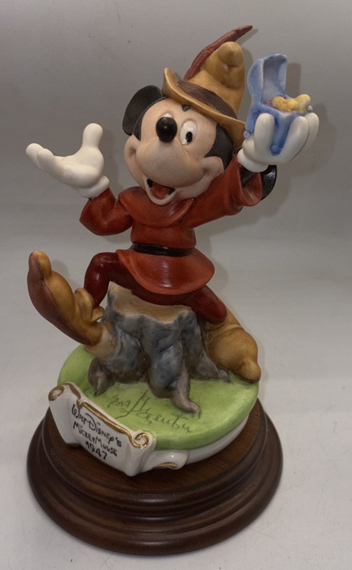 Capodimonte figurine Of Walt Disney’s Mickey Mouse 1947 As Jack In The Beanstalk