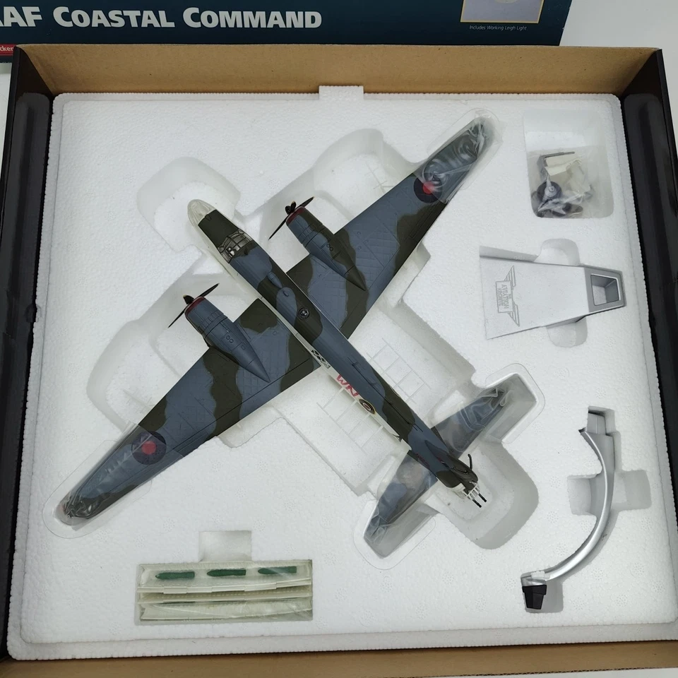 CORGI 1:72 Vickers Wellington MkVIII RAF Coastal Command HX379:WN-A AA34805 - Image 2 of 4
