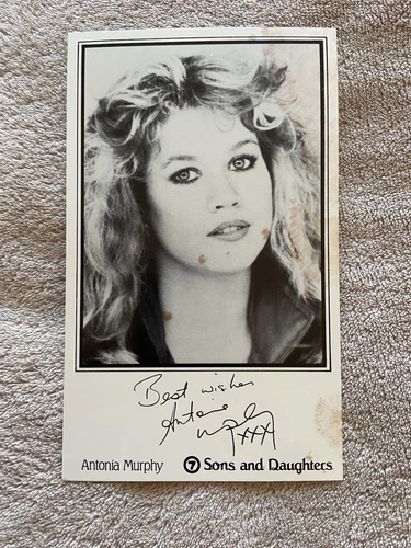ANTONIA MURPHY (SONS AND DAUGHTERS) PRESIGNED  CAST FAN CARD- AUSTRALIAN TV