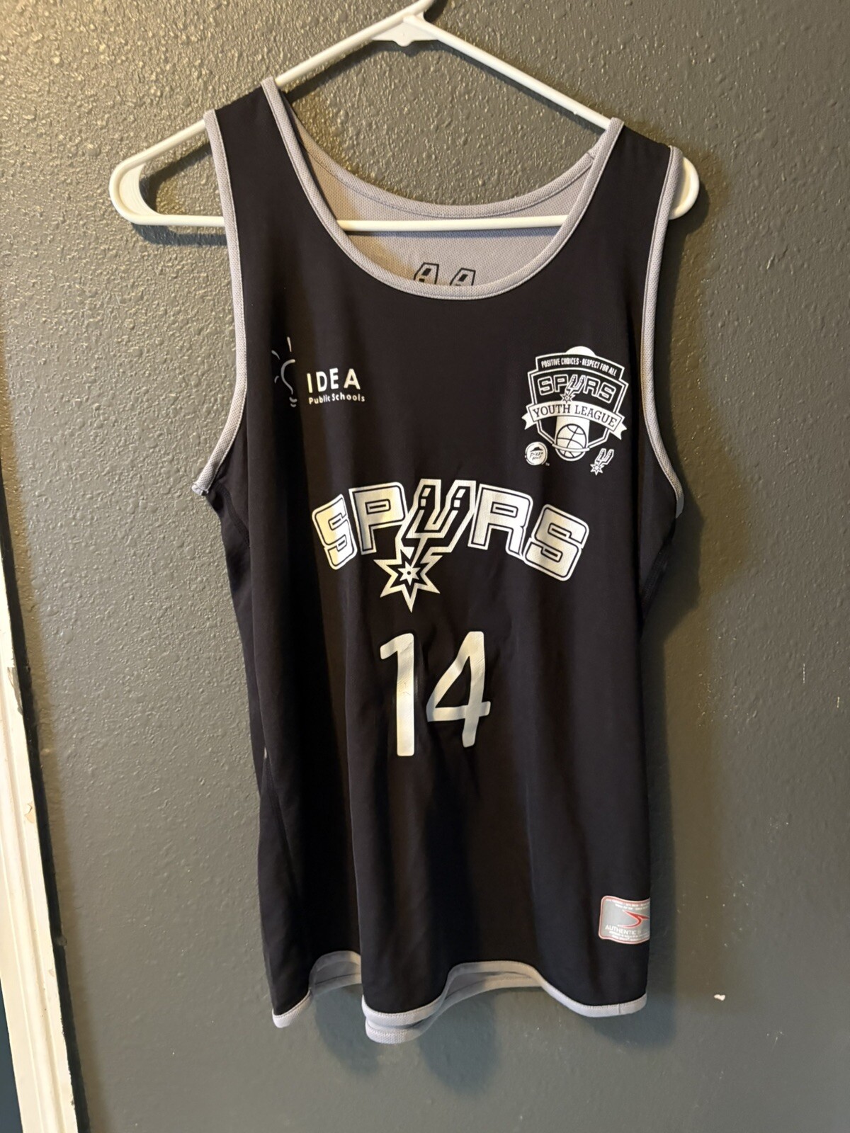 Picture 1 of 8