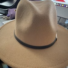 Universal Thread Tan Felt Wide Brim Fedora Hat with Black Band One Size Women