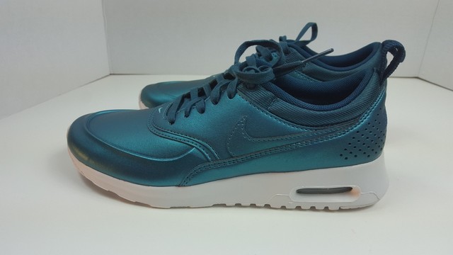 teal color nikes