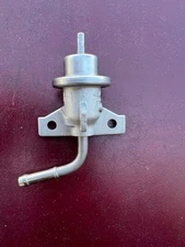 97 98 Honda CRV CR-V 2.0L Fuel Injection Pressure Regulator B20B4 1997 1998 OEM