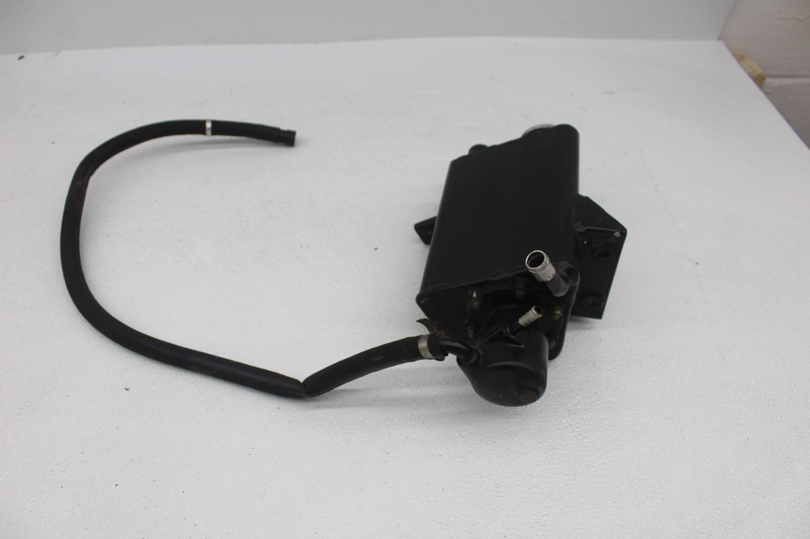 99-01 FERRARI 456 M POWER STERRING OIL TANK NO CAP