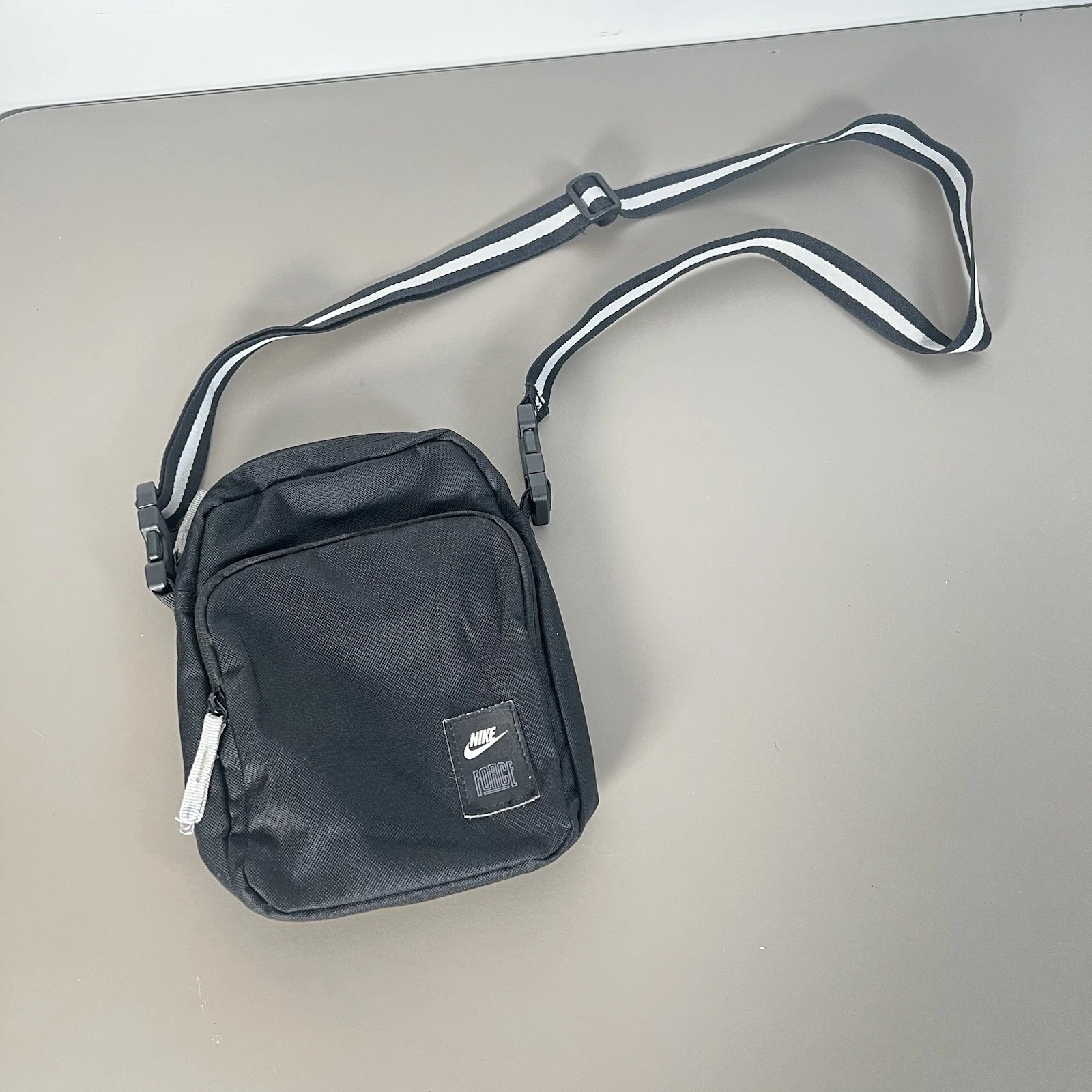 Borsa a tracolla Nike Heritage unisex nera bianca taglia unica DR9809 010