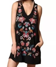 By Together Floral Embroidered Shift Dress Sleeveless Pockets Black Size Large