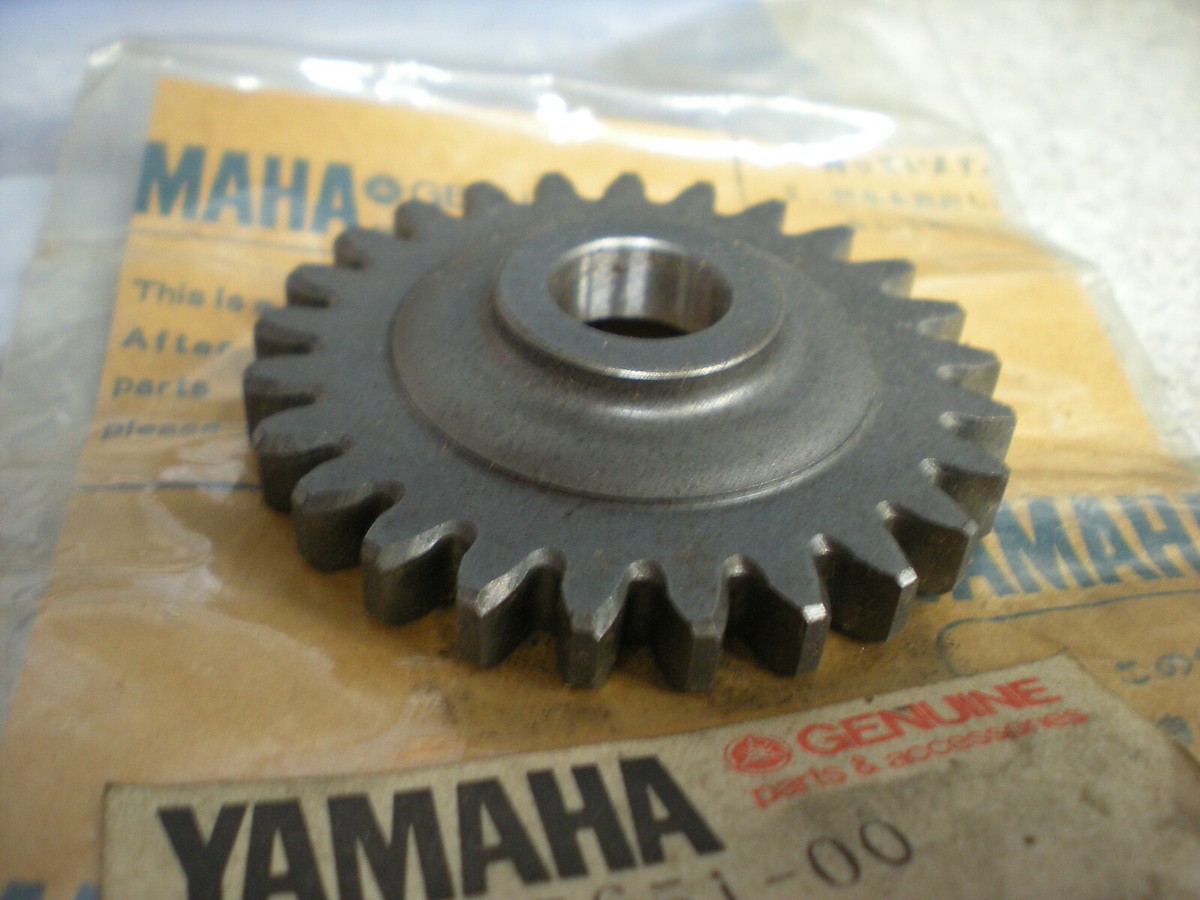 NOS OEM Yamaha Spocket Idle Gear 25T 1981-1992 YZ50 YZ80 4V0-15651