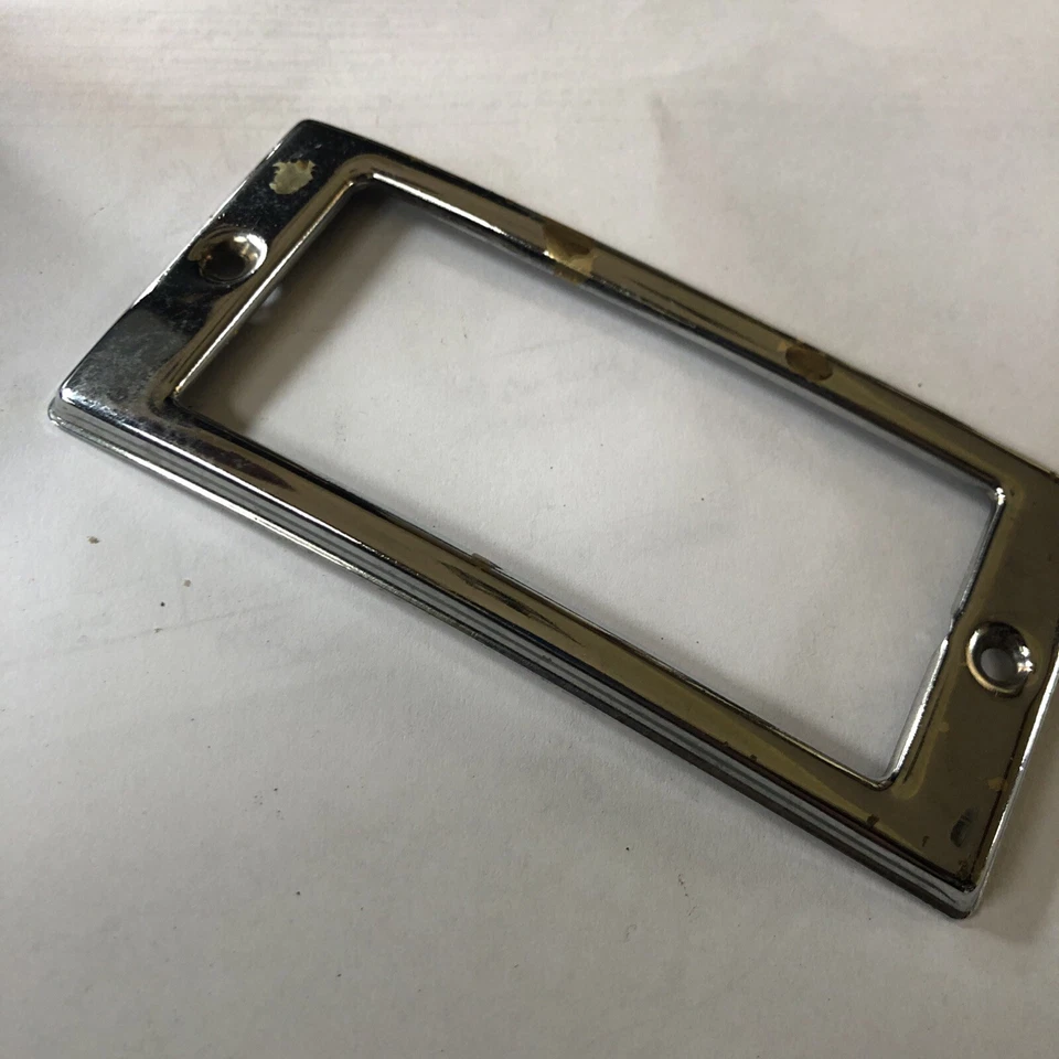 Bisel de luz de estacionamiento Ford Deluxe 1950  Foto 4 de 4