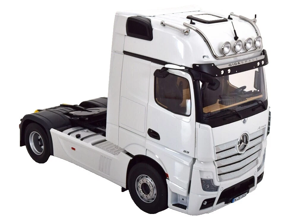 1:18 Scale Contemporary Manufacture Diecast Trailers