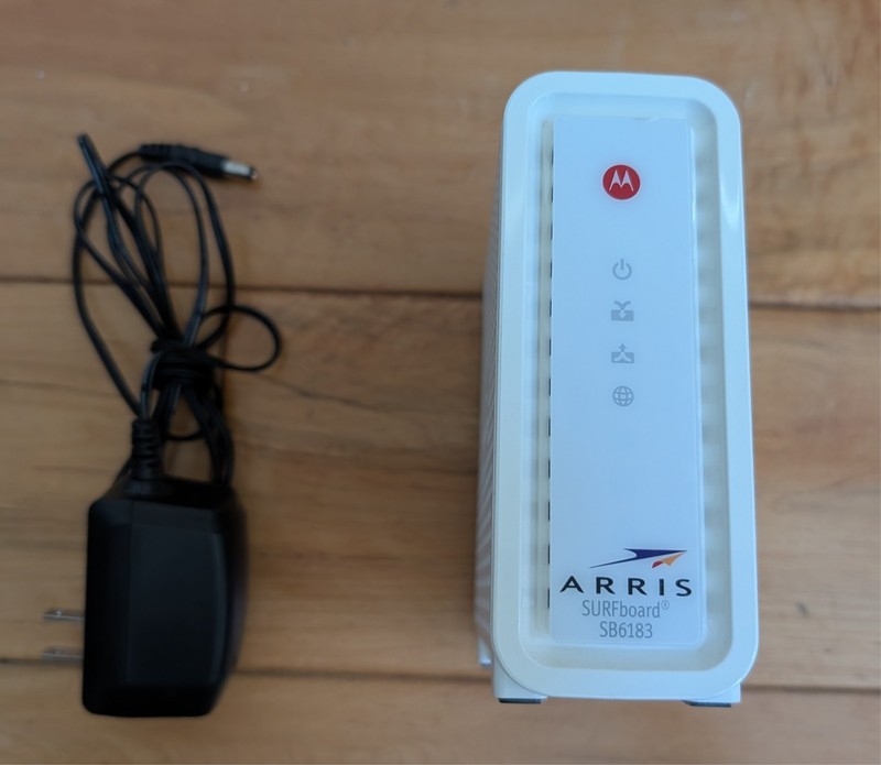 Motorola/ARRIS SURFboard SB6183 DOCSIS 3.0 cable modem w/AC adapter and box