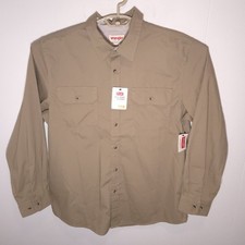 NWT Wrangler Men s Khaki Long Sleeve Shirt All Day Comfort Epic L Beige