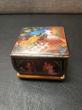 1992 Ardleigh Elliot & Sons Romeo and Juliet Katyaka Trinket Music Box  