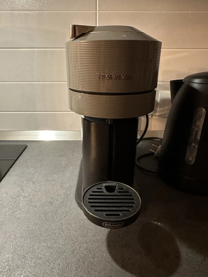 DeLonghi Nespresso Vertuo Next, foto 2 di 5