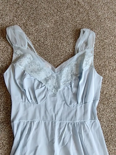 vintage lorraine nightgown Lingerie- M 36/38 Bust - Picture 3 of 12