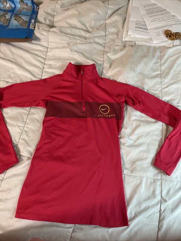 Women’s Size XS Nike PRO COMBAT Dri FIT Sweatshirt Pullover Cowl Neck