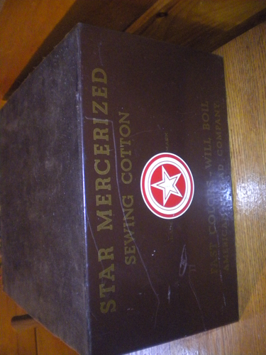 Vintage Metal AMERICAN THREAD COMPANY STAR SPOOL CABINET / 4 DRAWER SPOOL BOX - Picture 6 of 7