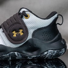 UNDER ARMOUR ZONE BB athletic shoes for girls, size KIDS 11