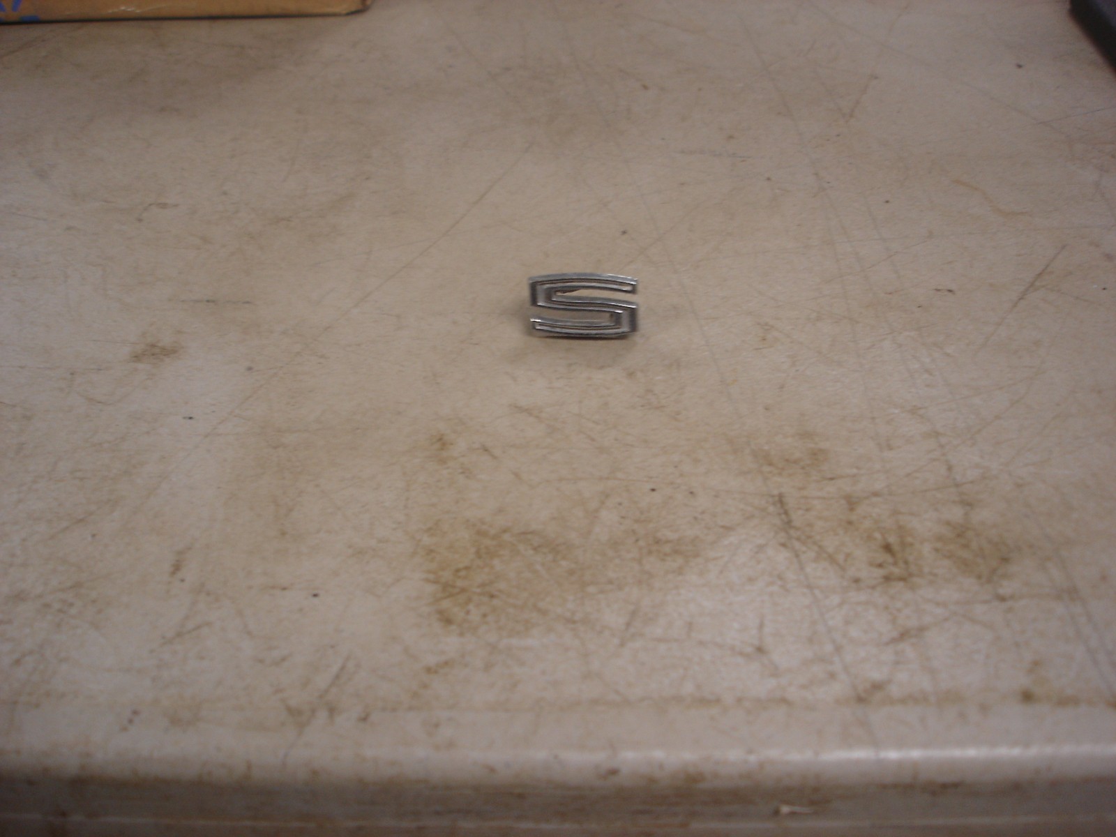 1964 OLDS CUTLASS F85 442 OLDSMOBILE HOOD SCRIPT EMBLEM LETTER S GM OEM