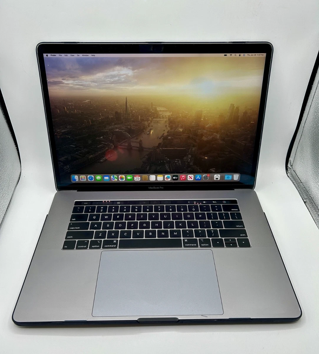 Preços baixos em Apple MacBook Pro 15 em 2018 | eBay