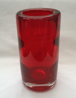 Vintage Whitefriars zylindrische rubinrote Vase mit Gehäuse Geoffrey Baxter Design 1960er