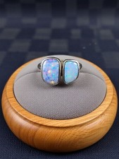 Ring with Australian opals