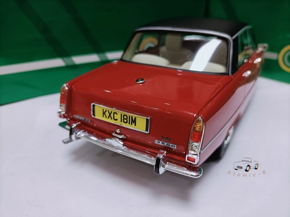 Cult 1:18 Land Rover P6B 3500 V8 1976 Red and Black Four Door Sedan Model - Image 3 of 4
