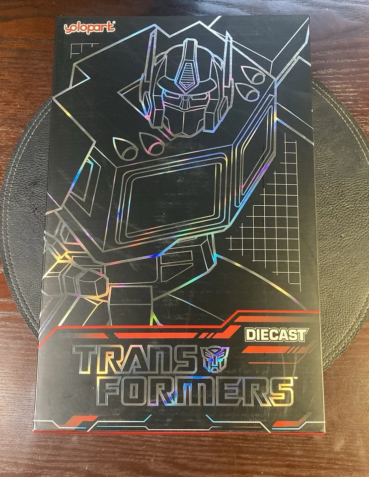 Kit de figuras modelo diecast Yolopark Transformers G1 OPTIMUS PRIME AMK PRO Series Foto 4 de 4