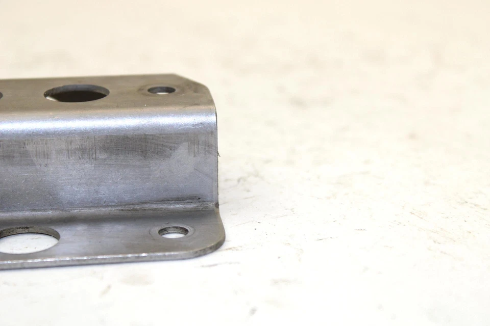 Soporte de cierre de asiento trasero Kawasaki Jet Ski 750 SS 1992 OEM 53045-3704 JK2 Foto 3 de 4