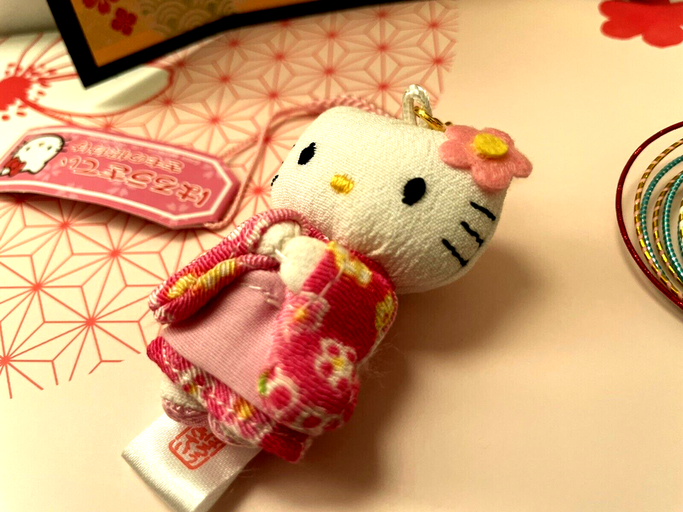 Peluche Hello Kitty En Kimono Chirimen – Édition Japonaise – 13 Cm – Kawaii