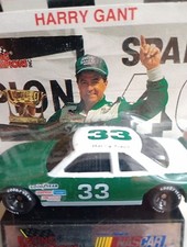 1993 NASCAR Racing Champions 33 Harry Gant 1/64 Ford ThunderbirdDiecastReplica