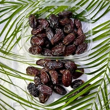 6 LBS DATES MEDJOOL. SIZE S/M. FRESH CALIFORNIA. FAST FREE SHIPPING.