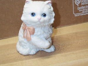 Persian White Long Haired Kitten Homco Cat Sitting Figurine
