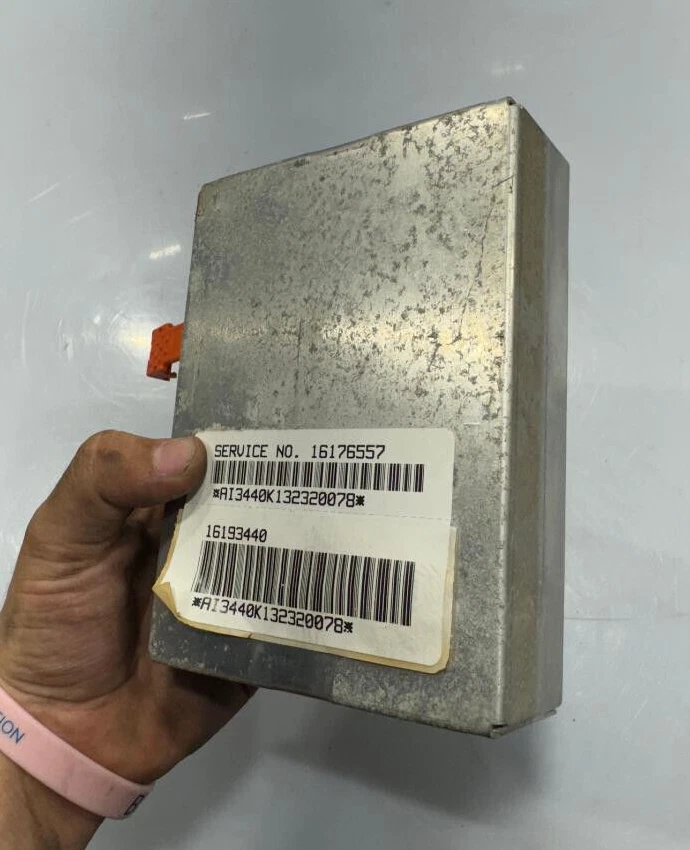 Oldsmobile Cutlass Supreme 1994 módulo de control de carrocería (BCM) P/N 16193440 OEM USADO Foto 2 de 4