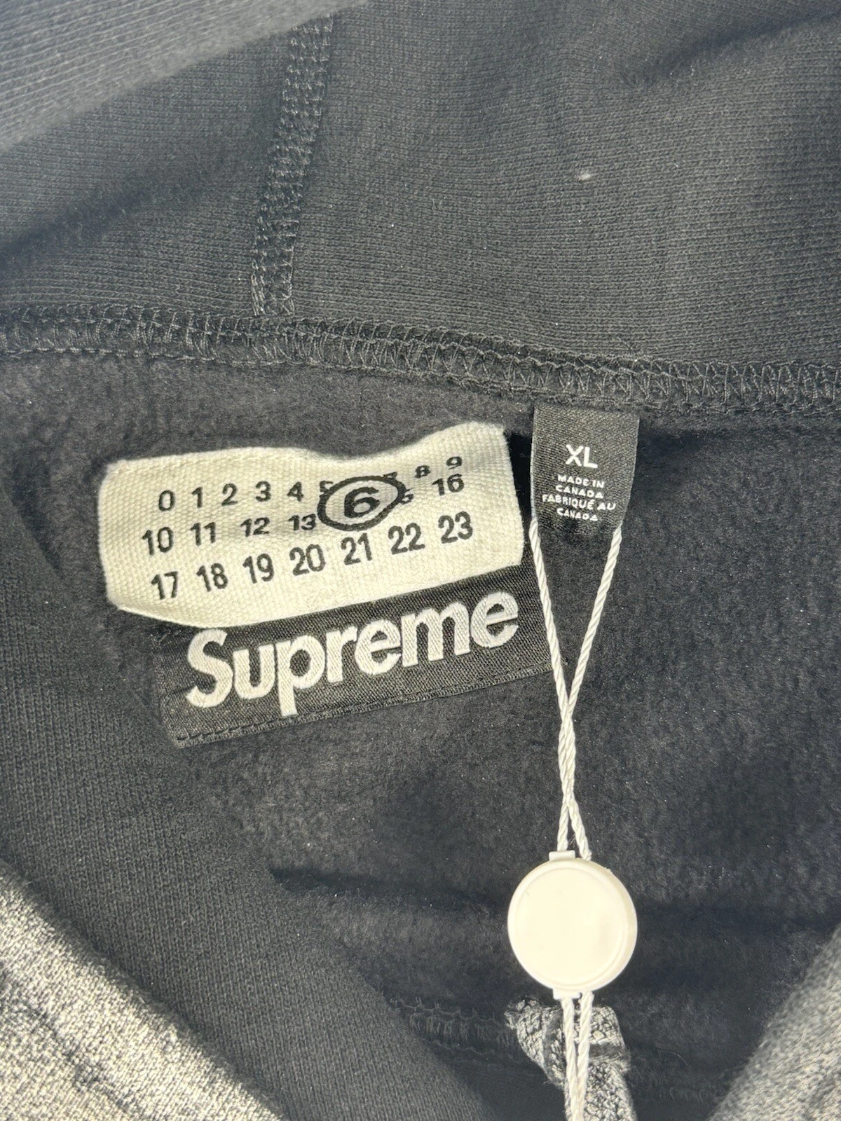 FELPA CON CAPPUCCIO SUPREME X MM6 SCATOLA IN LAMINA CON LOGO TAGLIA: XL