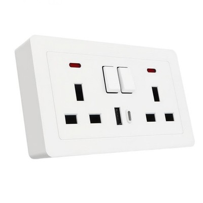 2 Gang 13A Schaltsteckdose mit USB C 35W PD USB A und integrierten Sicherheitsro