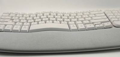 Logitec Wave Keys for Mac Off White excellent condition