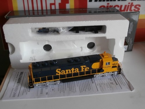 NUEVO SONIDO DCC LOCOMOTORA DIÉSEL SD45 SANTA FE EE. UU. PROTO 920-41050 UP#5374 | Condition: Neuf