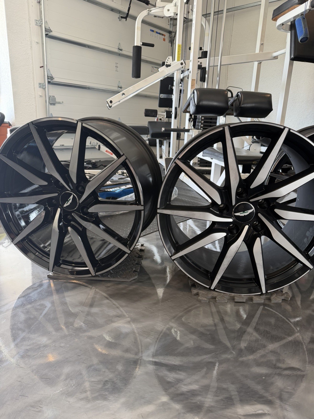 Aston Martin DB11 Front Wheels Set P/N HY531007FA