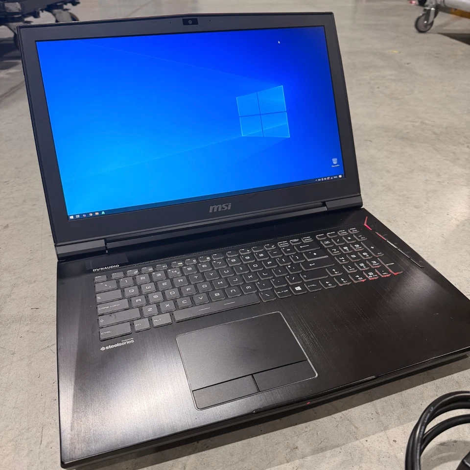 MSI GT73EVR 7RE Titan Pro Gaming Laptop 17.3" 120Hz 24GB 500GB GTX 1070 i7-7820 - Image 2 of 4